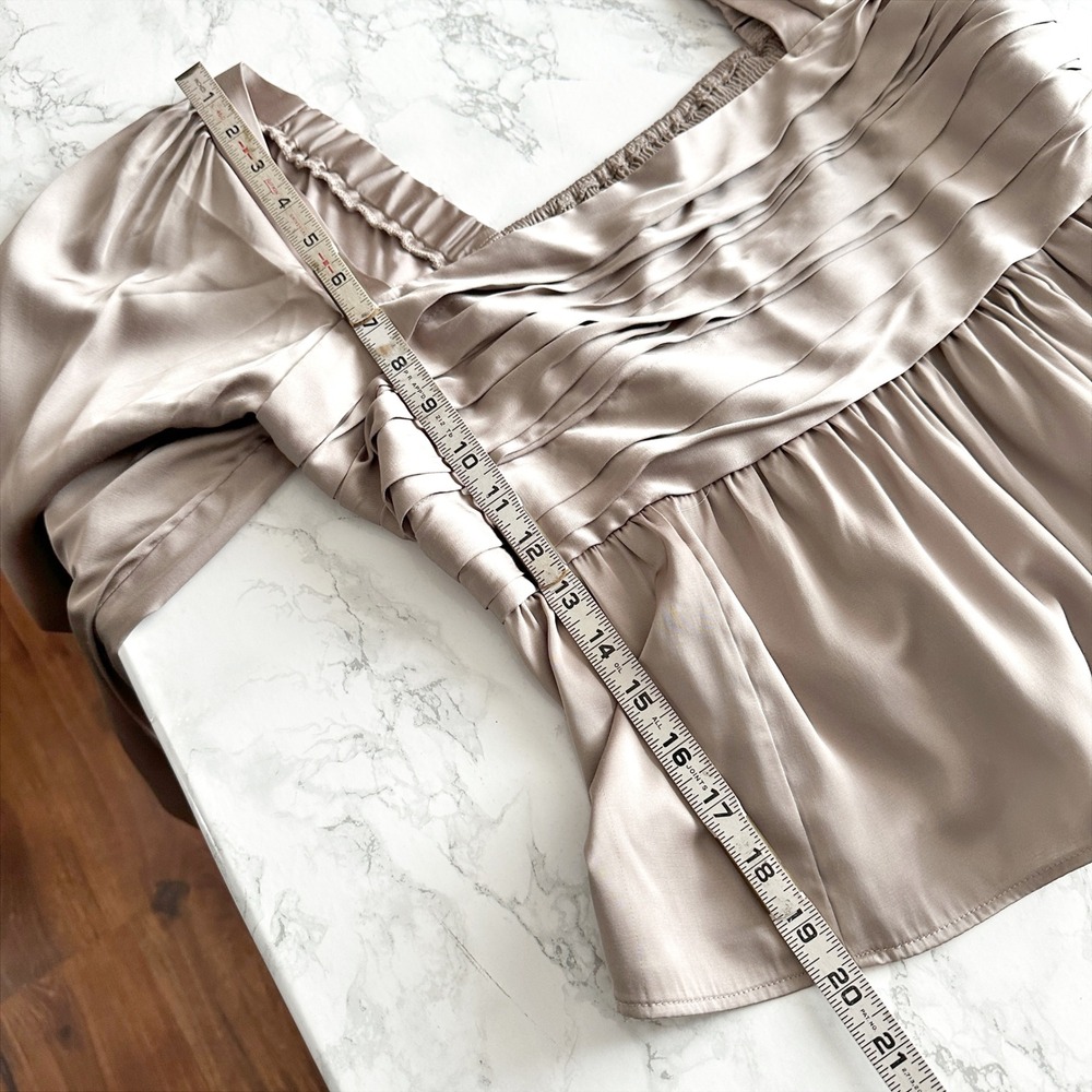 Abercrombie & Fitch Satin Taupe Smocked Peplum Crop Top Womens Size Large Chic - Picture 8 of 10